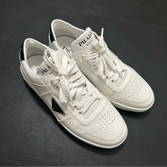 Prada bicolor calfskin low top sneakers - Picture 4 of 11